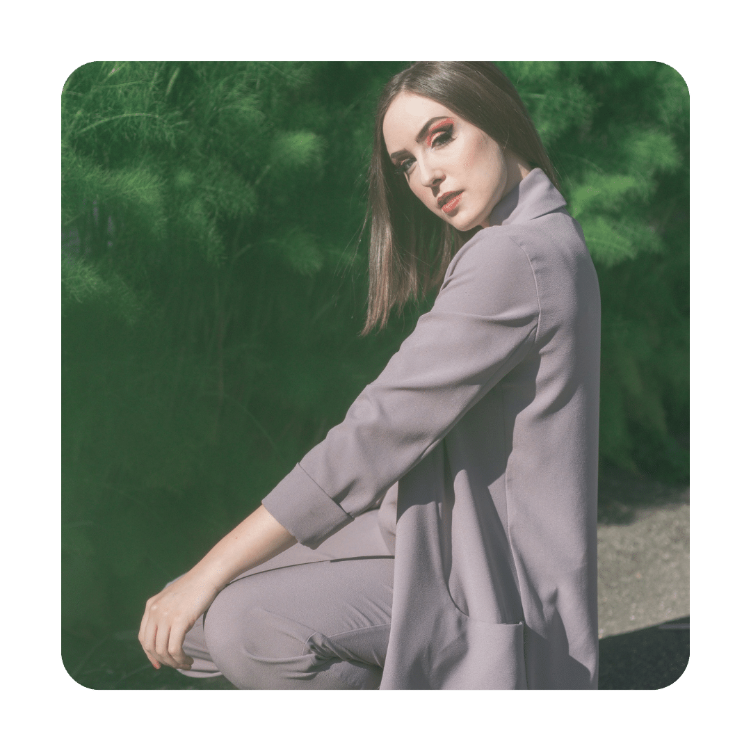 Cassandra Maze - Loop Artist, Pianist